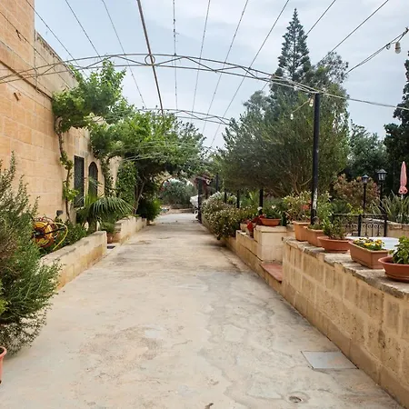 Ta' Bertu Host Family 2* Hal Far