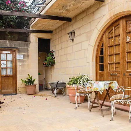 Ta' Bertu Host Family 2* Hal Far