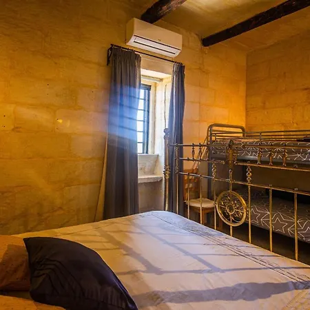 Ta' Bertu Host Family Bed & Breakfast Hal Far