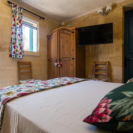 Ta' Bertu Host Family Bed & Breakfast 2*