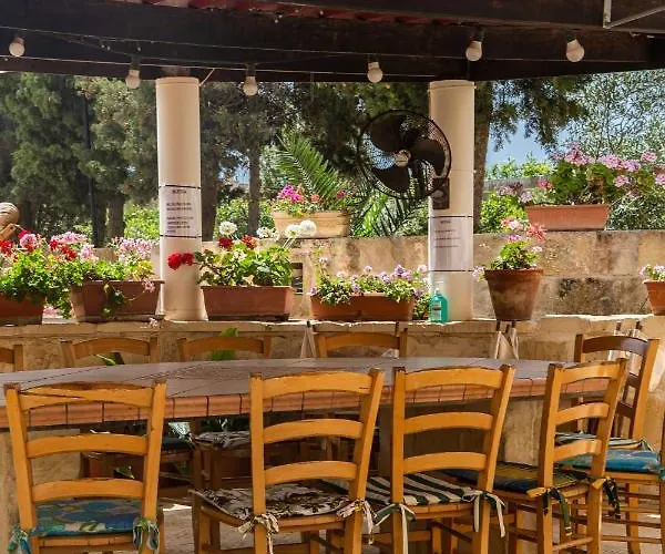 Ta' Bertu Host Family Ħal Far