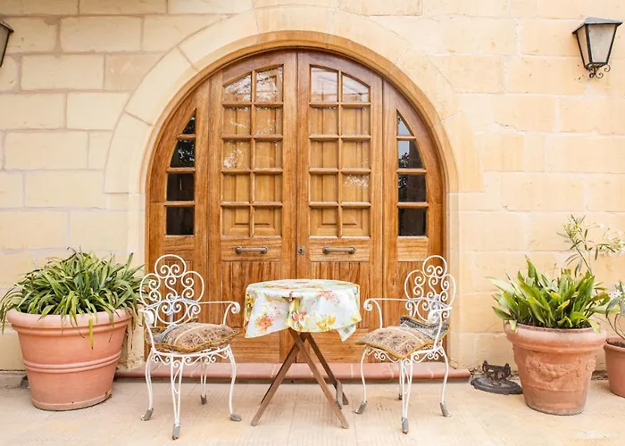 Ta' Bertu Host Family Ħal Far