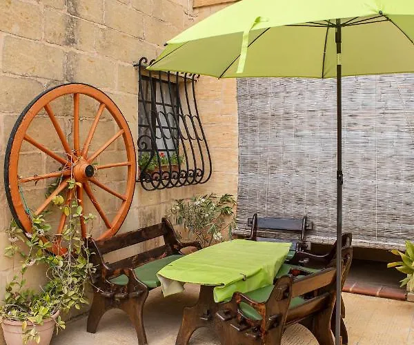 Bed & Breakfast Ta' Bertu Host Family Hal Far