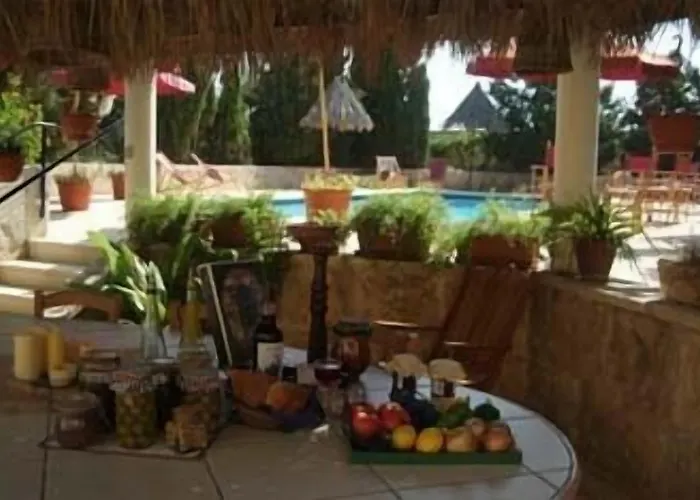 Ta' Bertu Host Family 2*