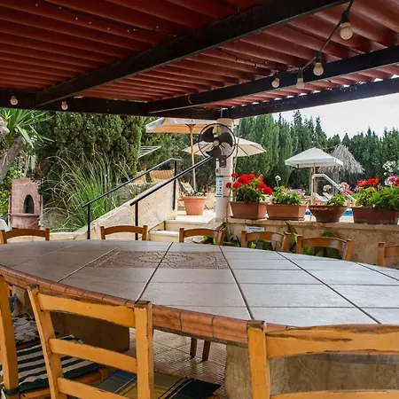 Ta' Bertu Host Family Ħal Far