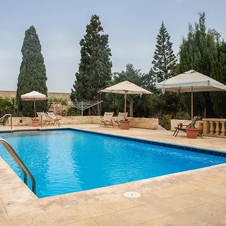 Ta' Bertu Host Family Bed and breakfast Ħal Far