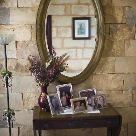 타 버투 호스트 패밀리 베드&브렉퍼스트 Ħal Far