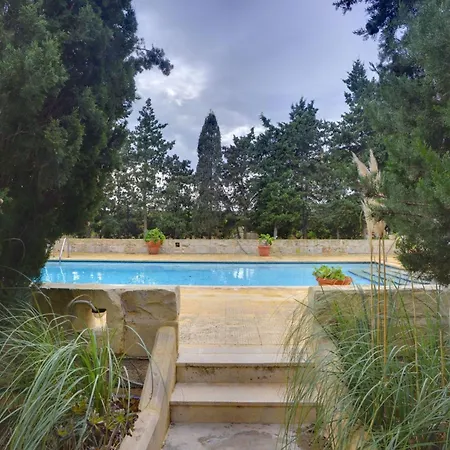 타 버투 호스트 패밀리 베드&브렉퍼스트 Ħal Far