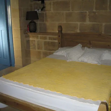 Bed & Breakfast Ta' Bertu Host Family Bed & Breakfast Ħal Far
