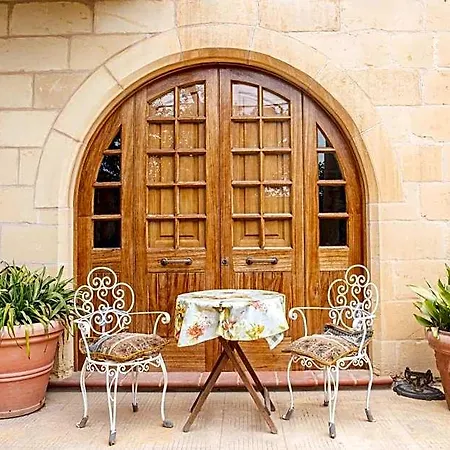 Ta' Bertu Host Family Ħal Far