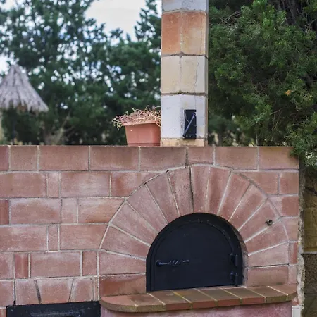 Ta' Bertu Host Family Bed and breakfast Ħal Far
