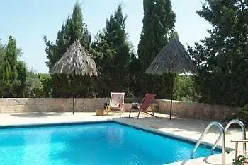 לינה וארוחת בוקר Ta' Bertu Host Family 2*
