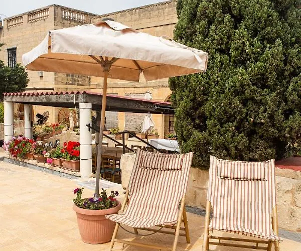 Ta' Bertu Host Family Bed and Breakfast Ħal Far