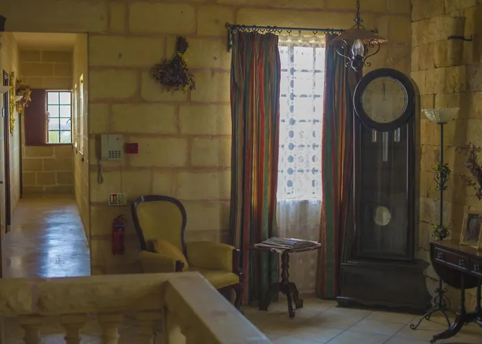 Ta' Bertu Host Family Отель типа 