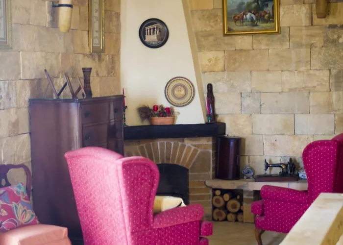 Ta' Bertu Host Family Bed and Breakfast