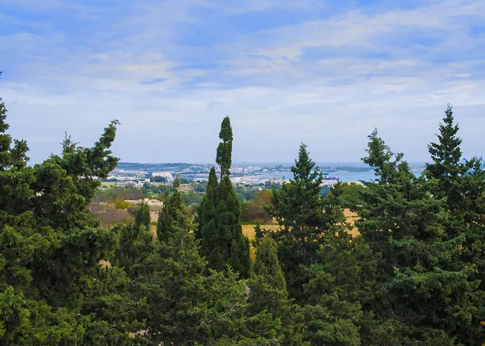 Ta' Bertu Host Family Bed and Breakfast Ħal Far